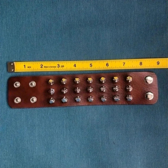 Brown Leather Punk Goth Rock Triple Spike Metal Stud Snap Cuff Bracelet NWT - Picture 3 of 4